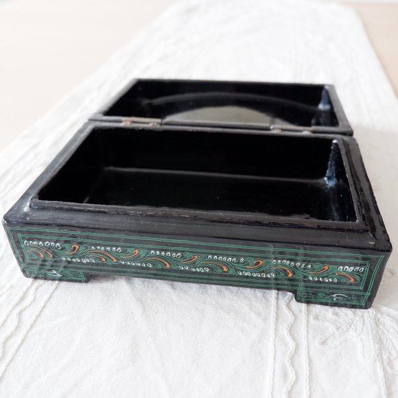 Laquered Keepsake Box - Picture 5 of 9